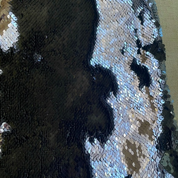 Gap Women’s Oversized Black/Silver Sequin Sparkle Bag with Wrist Strap - Picture 3 of 5